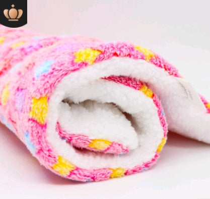 Ultra-Soft Fleece Pet Blanket for Dogs & Cats – Crate, Bed & Travel Mat