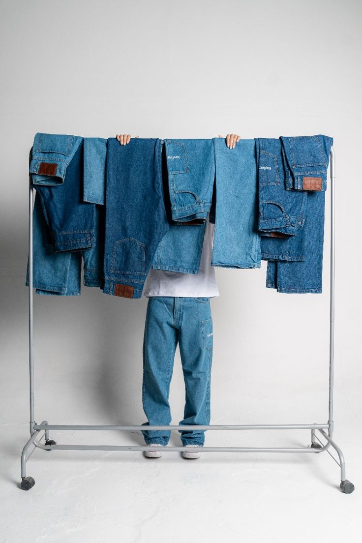 Men's Signature Jeans