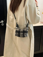 Fuzzy Mini Handbag with Zipper – Chic PU Leather & Polyester Crossbody