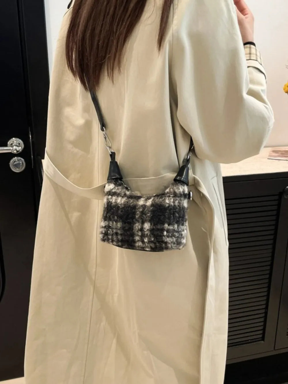 Fuzzy Mini Handbag with Zipper – Chic PU Leather & Polyester Crossbody