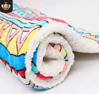 Ultra-Soft Fleece Pet Blanket for Dogs & Cats – Crate, Bed & Travel Mat