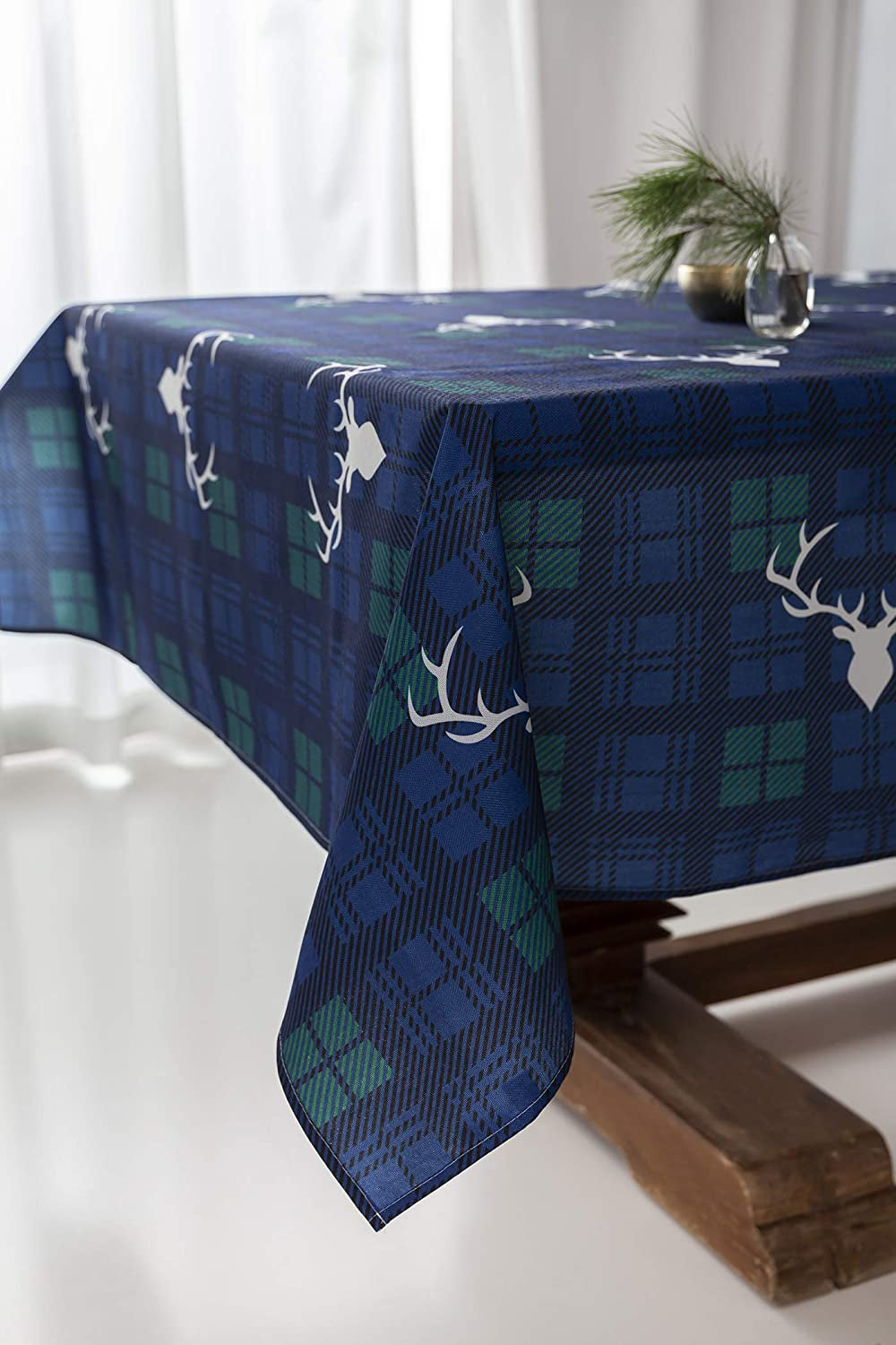 Christmas Table Cloths (59" X 86", Traditional)