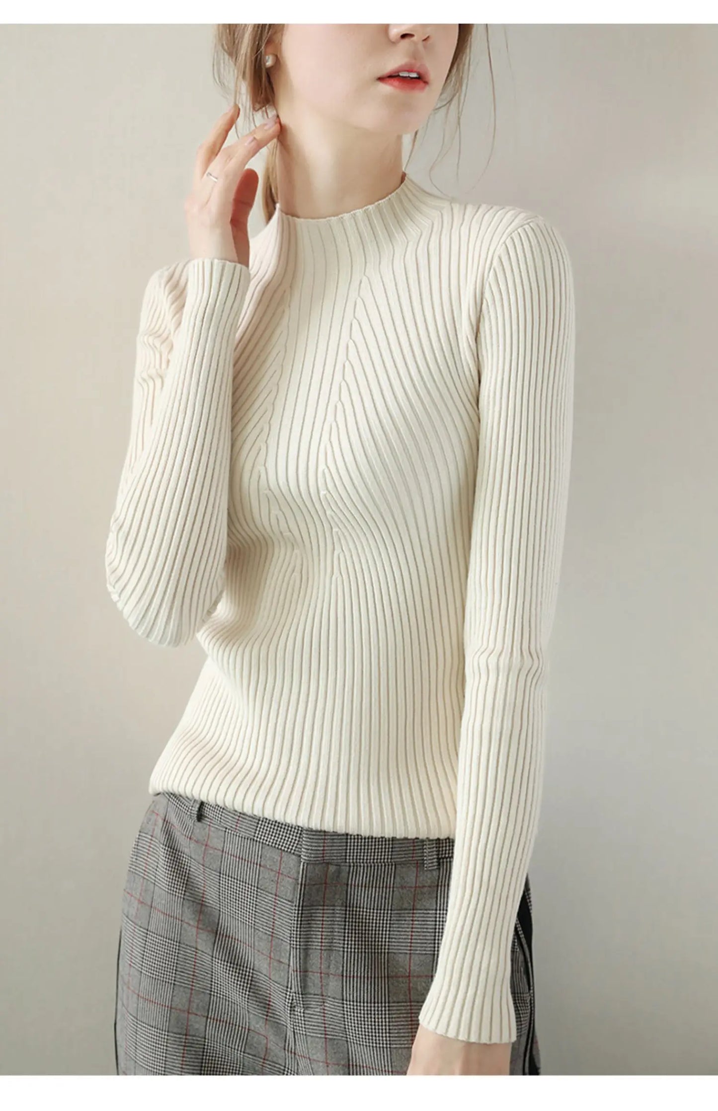Women’s Ribbed Turtleneck Sweater – Slim Fit Knit Long Sleeve Pullover Top (Autumn/Winter)