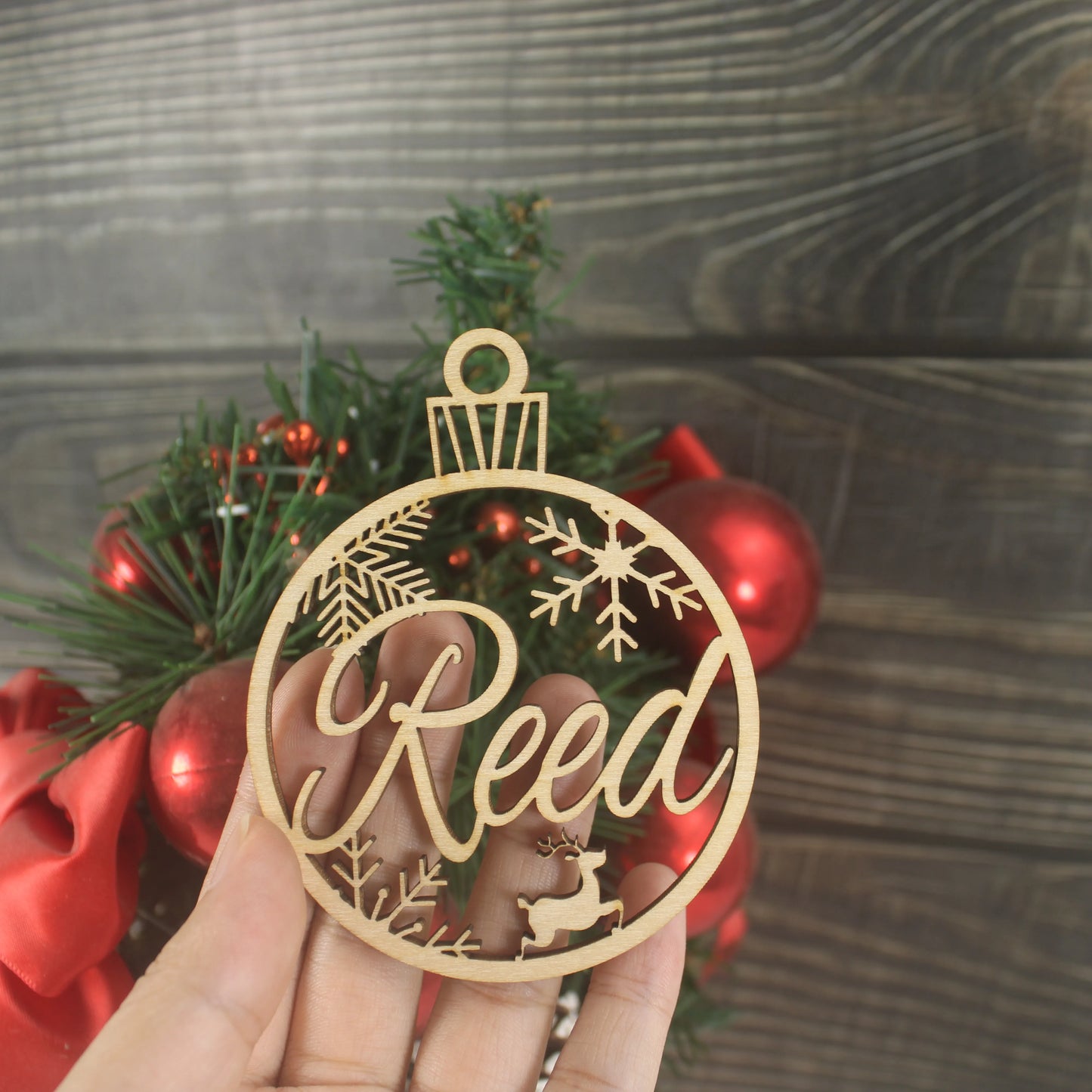 CHRISTMAS Snowflakes Custom Snowflakes Wood Christmas Decoration Pendant ， Laser Cut Name Christmas Ball Christmas Gift