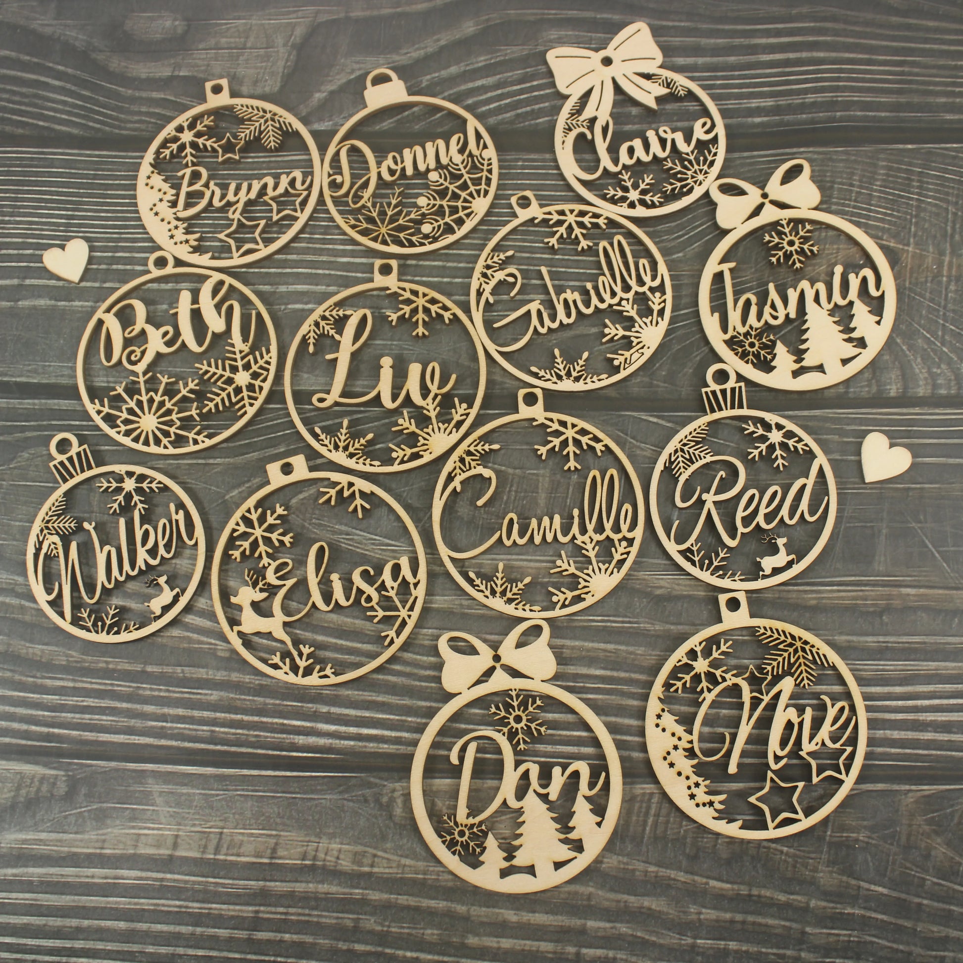 CHRISTMAS Snowflakes Custom Snowflakes Wood Christmas Decoration Pendant ， Laser Cut Name Christmas Ball Christmas Gift