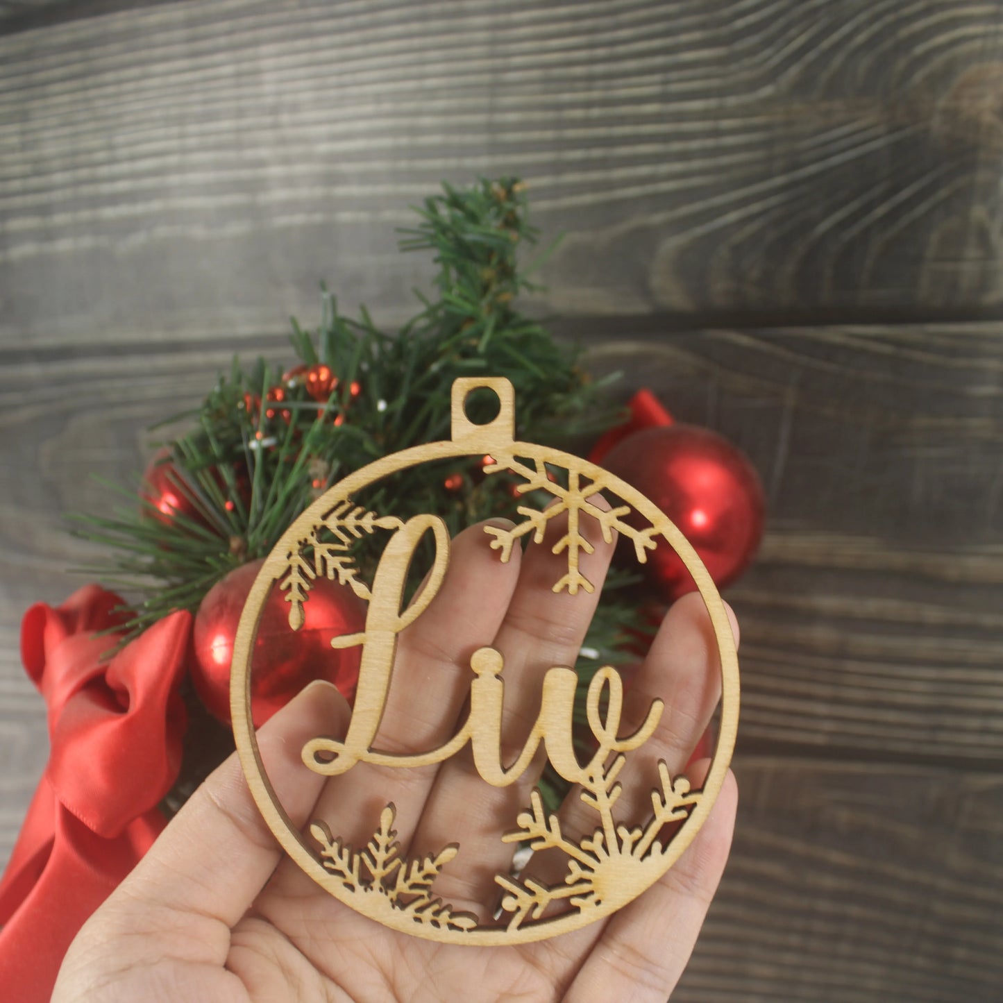 CHRISTMAS Snowflakes Custom Snowflakes Wood Christmas Decoration Pendant ， Laser Cut Name Christmas Ball Christmas Gift