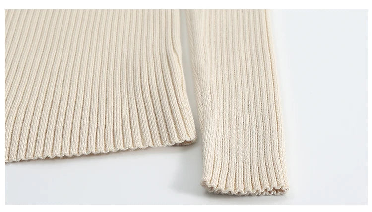 Women’s Ribbed Turtleneck Sweater – Slim Fit Knit Long Sleeve Pullover Top (Autumn/Winter)