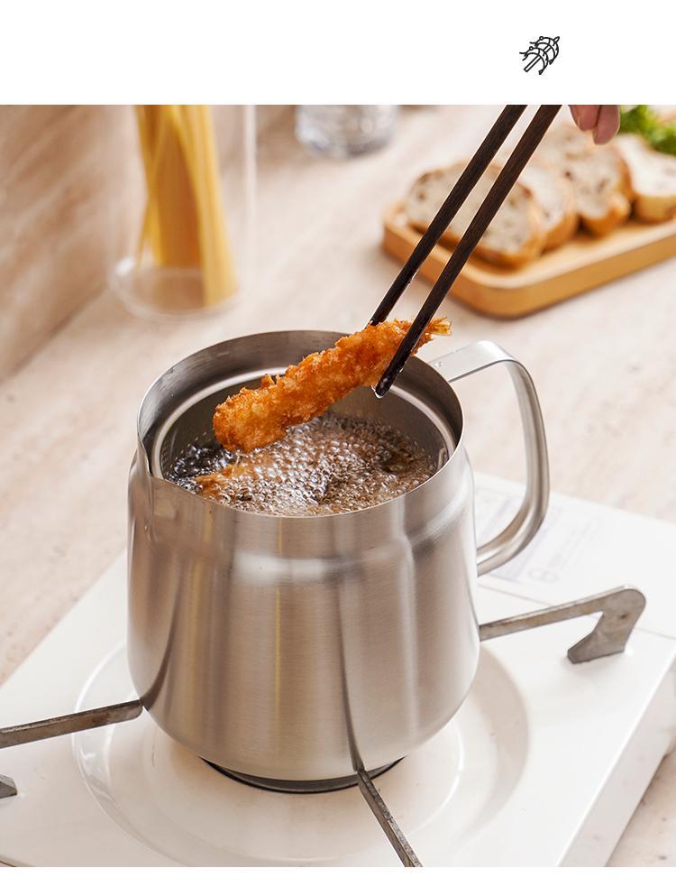 Stainless Steel Oil Strainer Pot with Lid | 67oz Large Capacity Grease Container | 304 Food-Grade Steel