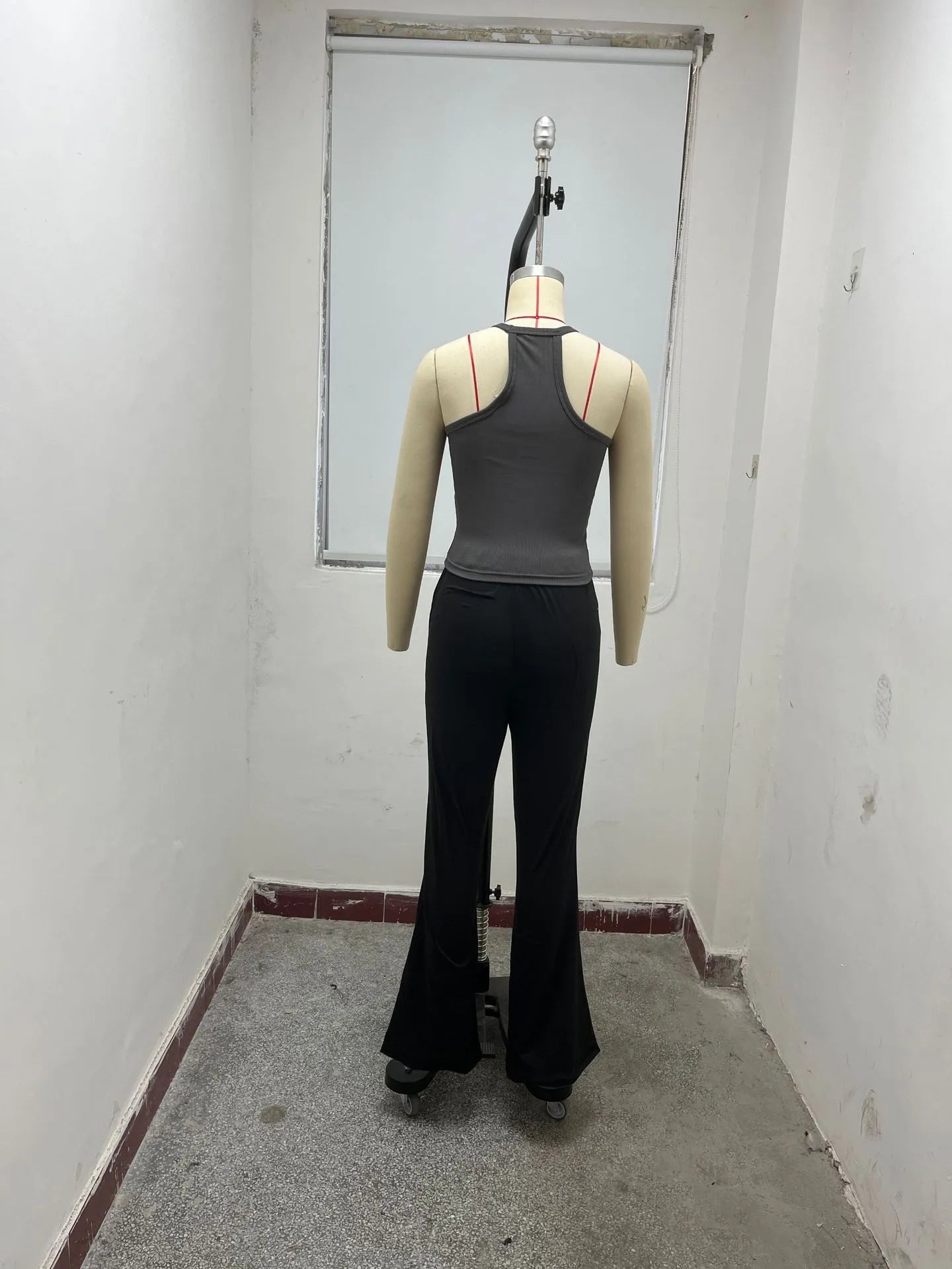 Women's Knitted Slim Fit Crop Vest Top – Sleeveless Spring & Summer Essential