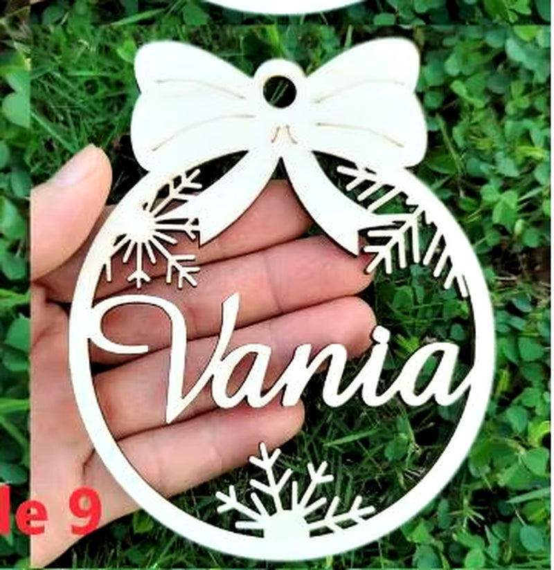 CHRISTMAS Snowflakes Custom Snowflakes Wood Christmas Decoration Pendant ， Laser Cut Name Christmas Ball Christmas Gift