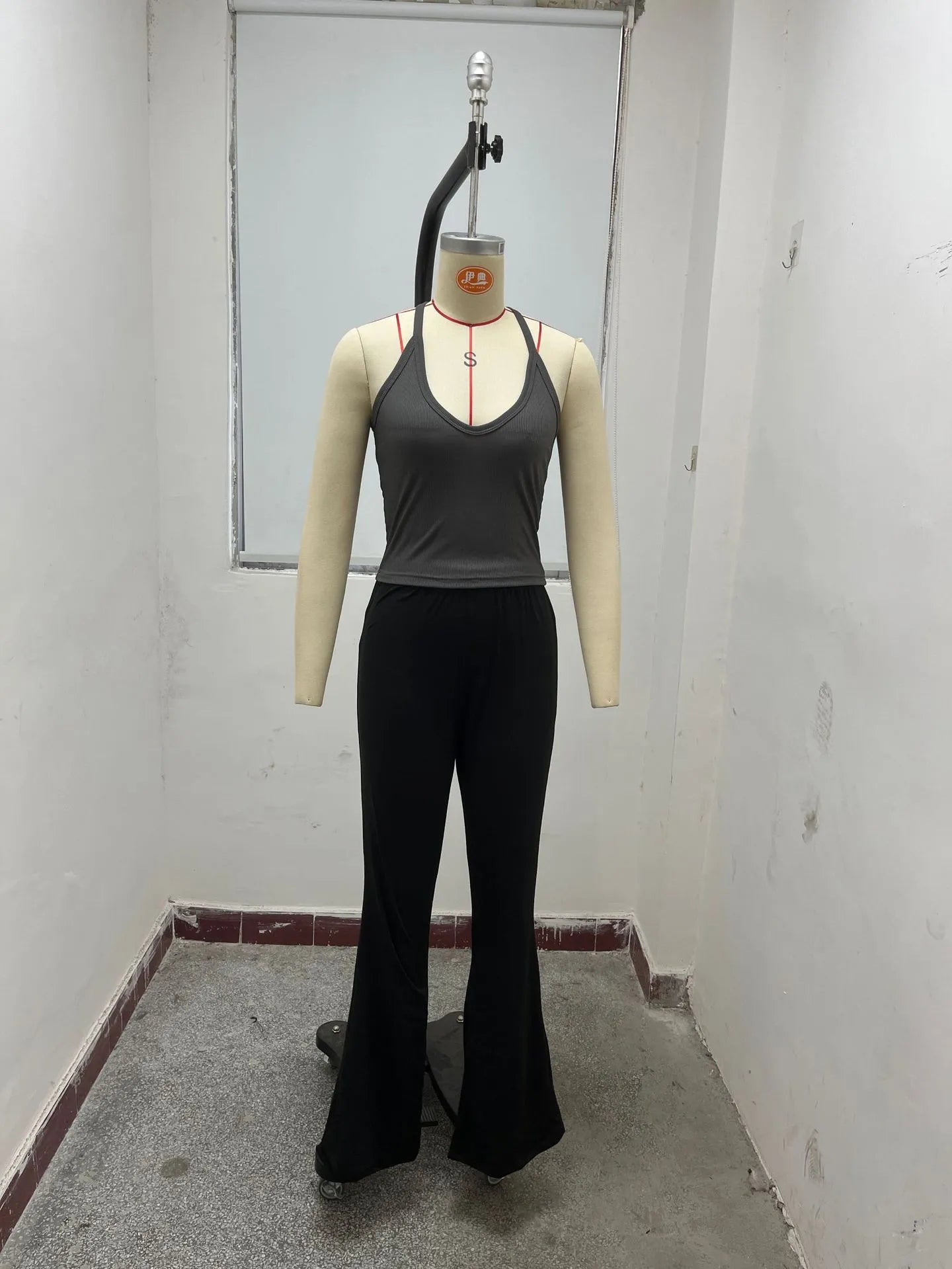 Women's Knitted Slim Fit Crop Vest Top – Sleeveless Spring & Summer Essential