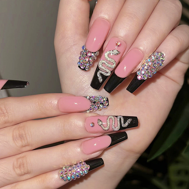 Diamond Snake Press-On Nails | 24-Piece Square Fake Nails with Adhesive Tabs