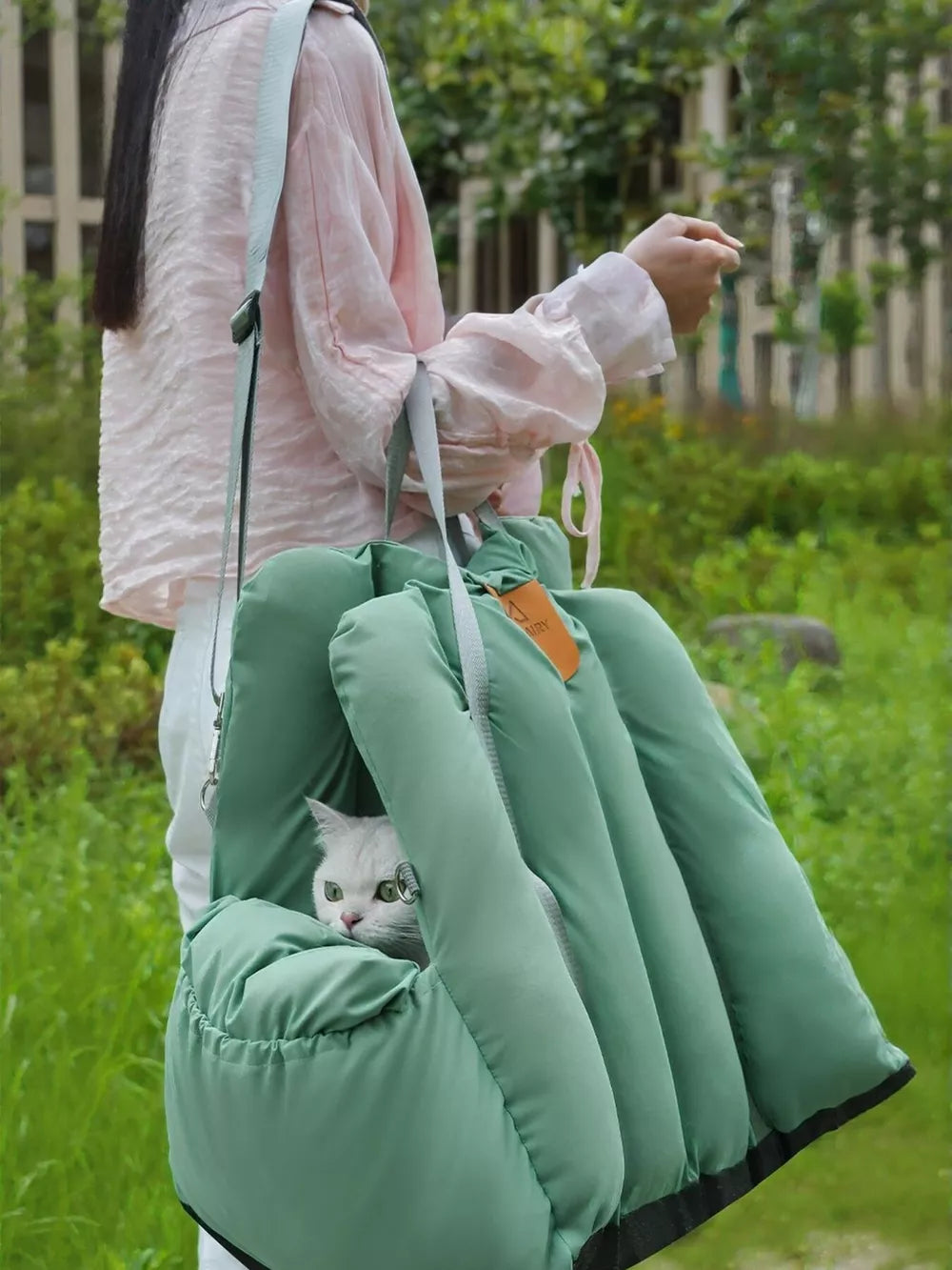 Portable Pet Car Nest – Cozy Travel Carrier for Small Dogs & Cats