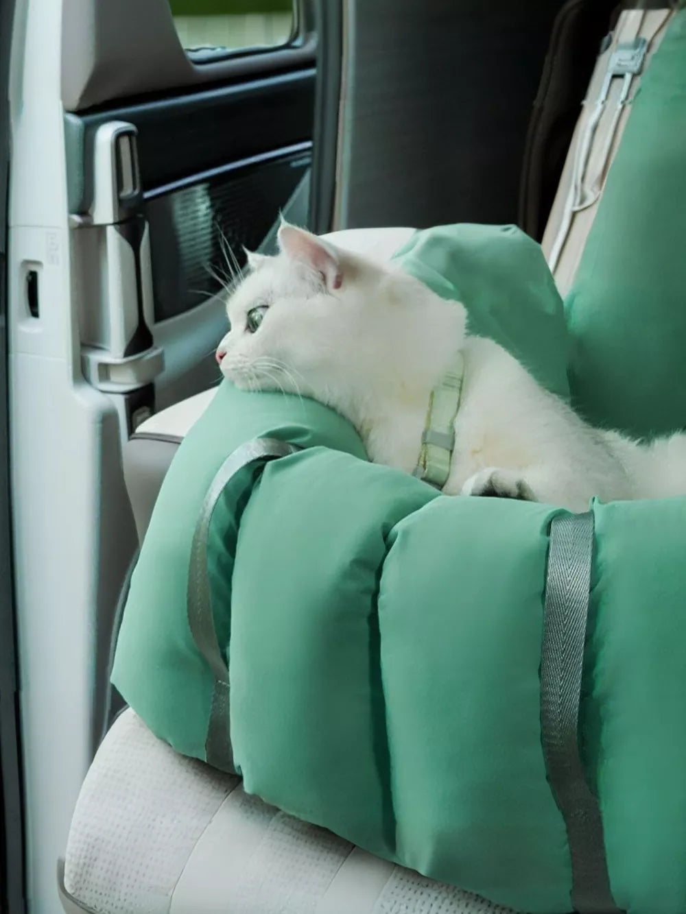 Portable Pet Car Nest – Cozy Travel Carrier for Small Dogs & Cats
